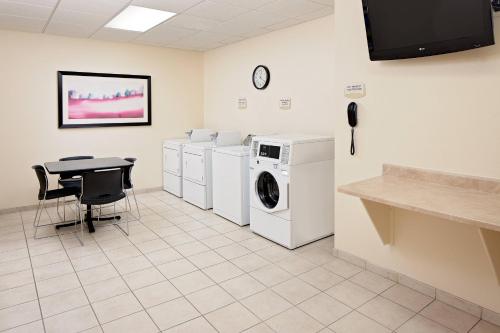 Imagen general del Hotel Fairfield Inn and Suites By Marriott Dallas Mansfield. Foto 8