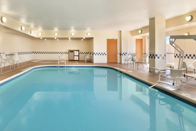 Imagen de la piscina del Hotel Fairfield Inn and Suites By Marriott Dallas Mesquite. Foto 19