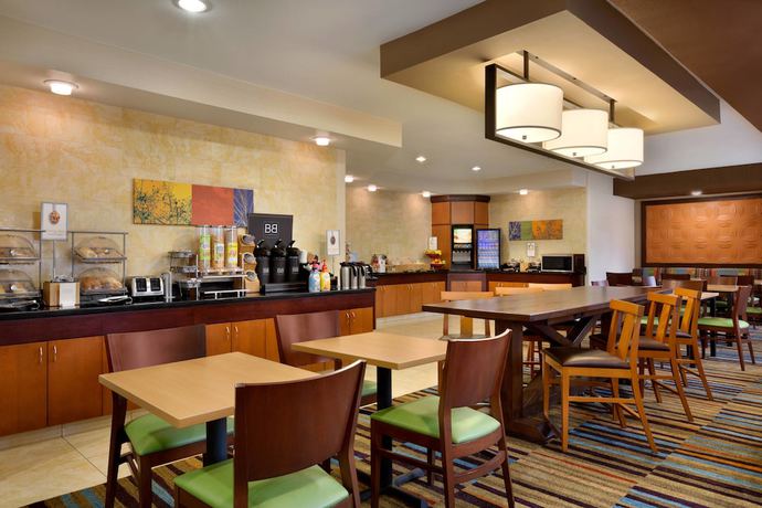 Imagen del bar/restaurante del Hotel Fairfield Inn and Suites By Marriott Dallas Mesquite. Foto 2