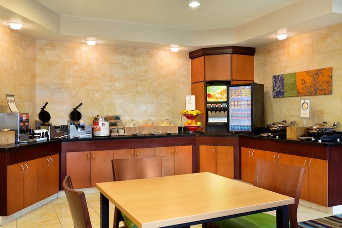 Imagen del bar/restaurante del Hotel Fairfield Inn and Suites By Marriott Dallas Mesquite. Foto 4