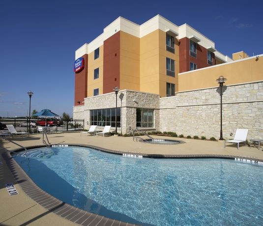 Imagen de la piscina del Hotel Fairfield Inn and Suites By Marriott Dallas Plano/the Colony. Foto 14