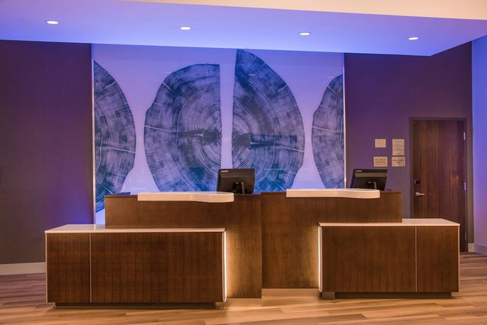Imagen de los interiores del Hotel Fairfield Inn and Suites By Marriott Dayton. Foto 18