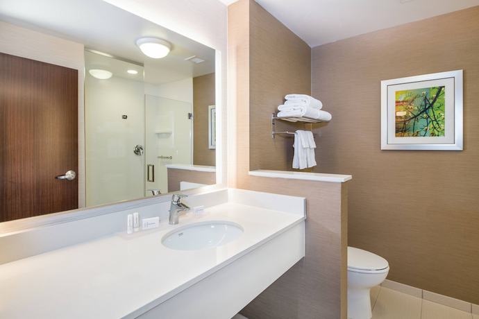 Imagen de la habitación del Hotel Fairfield Inn and Suites By Marriott Dayton. Foto 16