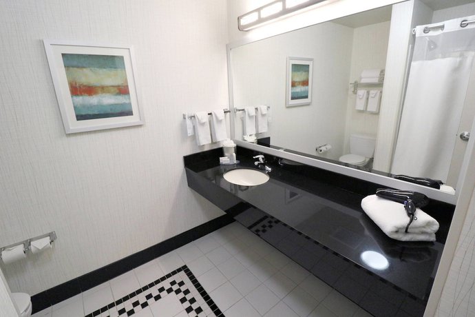 Imagen de la habitación del Hotel Fairfield Inn and Suites By Marriott Des Moines Airport. Foto 6