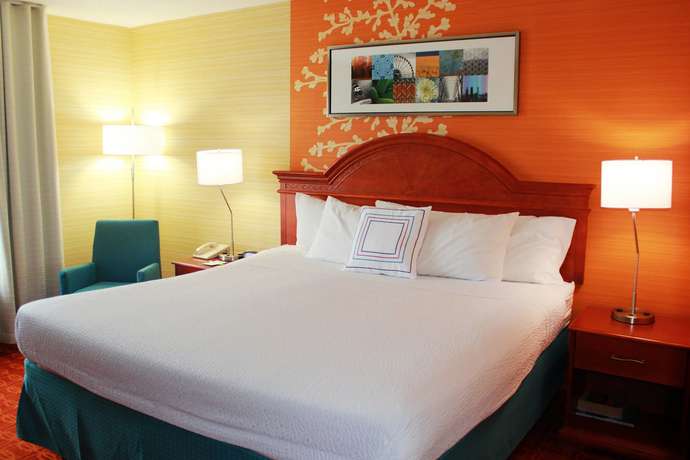 Imagen de la habitación del Hotel Fairfield Inn and Suites By Marriott Detroit Farmington Hills. Foto 4