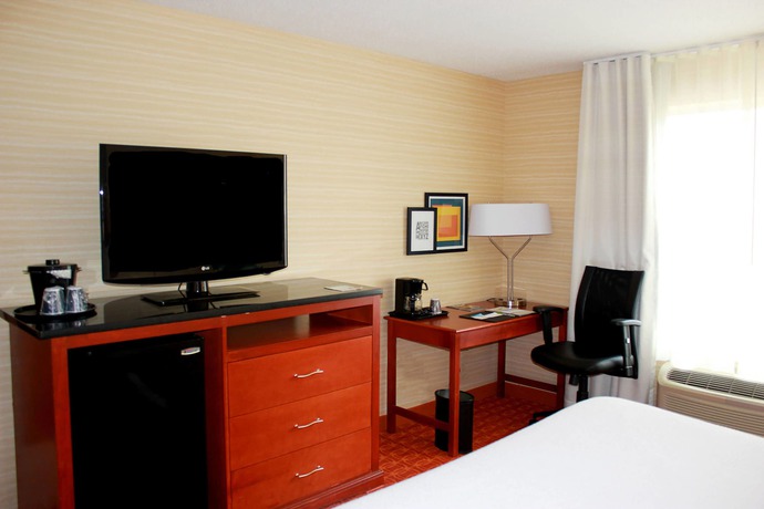 Imagen de la habitación del Hotel Fairfield Inn and Suites By Marriott Detroit Farmington Hills. Foto 5