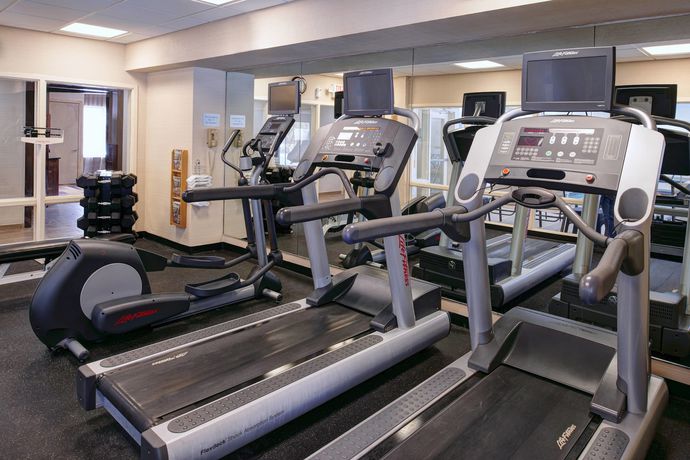 Imagen de los interiores del Hotel Fairfield Inn and Suites By Marriott Detroit Farmington Hills. Foto 17