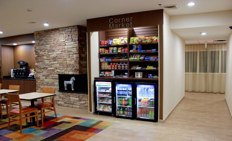 Imagen del bar/restaurante del Hotel Fairfield Inn and Suites By Marriott Detroit Farmington Hills. Foto 3