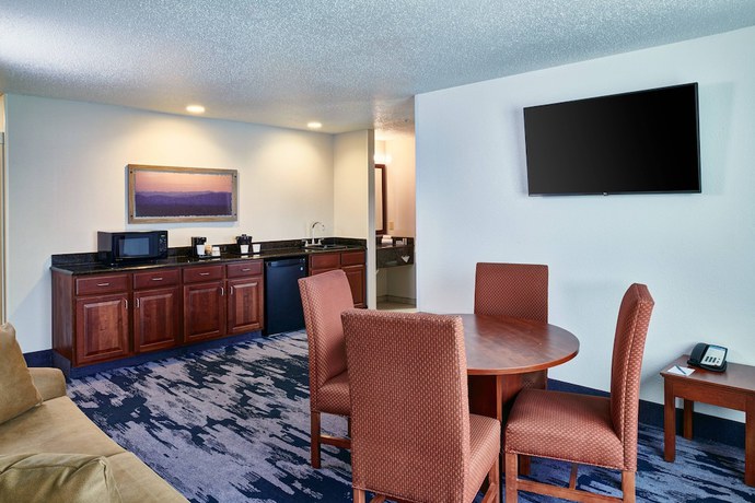 Imagen de la habitación del Hotel Fairfield Inn and Suites By Marriott Detroit Livonia. Foto 6