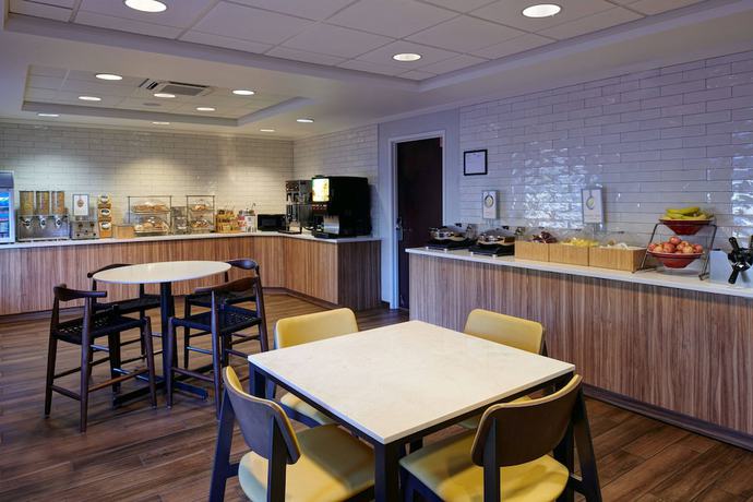 Imagen del bar/restaurante del Hotel Fairfield Inn and Suites By Marriott Detroit Livonia. Foto 3