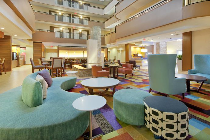 Imagen de los interiores del Hotel Fairfield Inn and Suites By Marriott Durham Southpoint. Foto 15