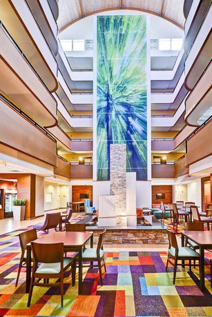 Imagen de los interiores del Hotel Fairfield Inn and Suites By Marriott Durham Southpoint. Foto 16