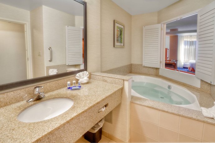 Imagen de la habitación del Hotel Fairfield Inn and Suites By Marriott Edmond. Foto 5