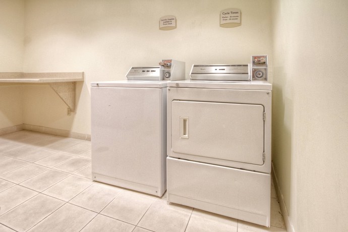 Imagen de los interiores del Hotel Fairfield Inn and Suites By Marriott Edmond. Foto 11