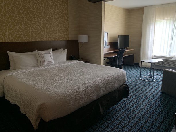 Imagen de la habitación del Hotel Fairfield Inn and Suites By Marriott Eugene East/springfield. Foto 15
