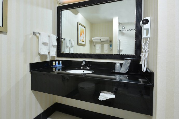 Imagen de la habitación del Hotel Fairfield Inn and Suites By Marriott. Foto 7