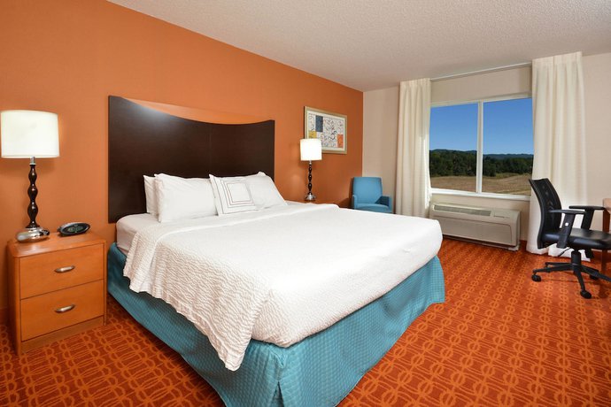 Imagen de la habitación del Hotel Fairfield Inn and Suites By Marriott. Foto 8