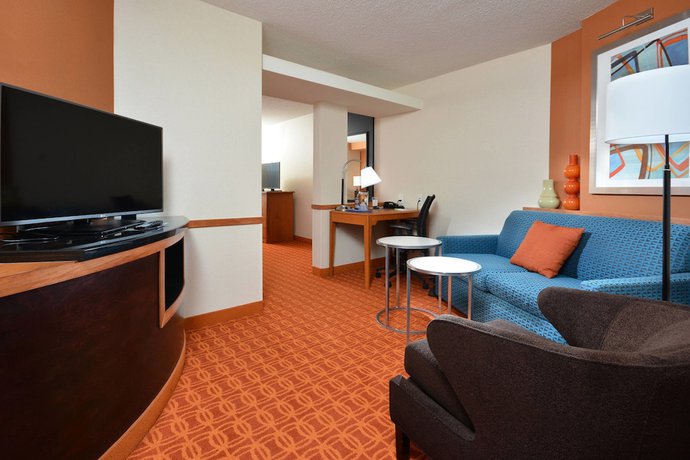 Imagen de la habitación del Hotel Fairfield Inn and Suites By Marriott. Foto 9
