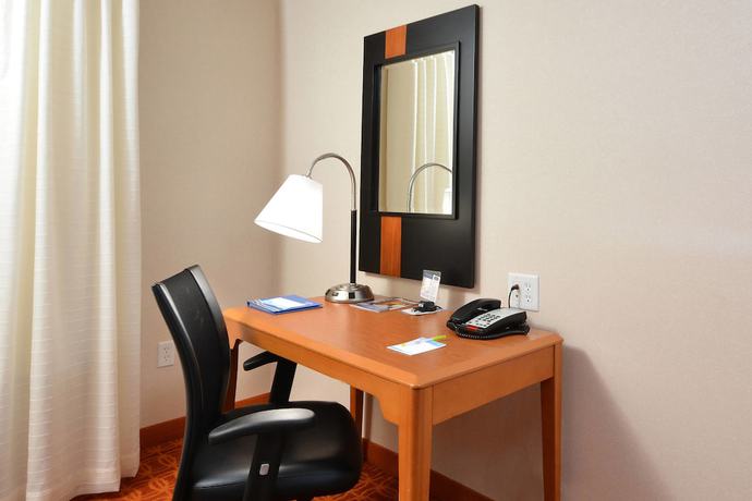 Imagen de la habitación del Hotel Fairfield Inn and Suites By Marriott. Foto 11