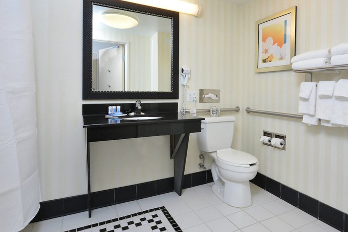 Imagen de la habitación del Hotel Fairfield Inn and Suites By Marriott. Foto 15
