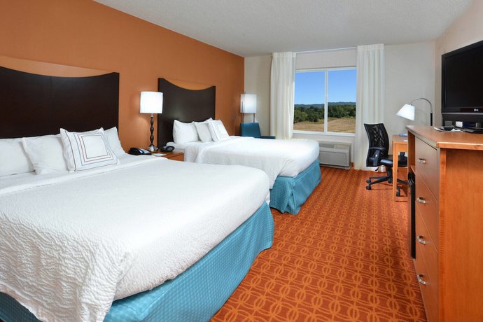 Imagen de la habitación del Hotel Fairfield Inn and Suites By Marriott. Foto 17
