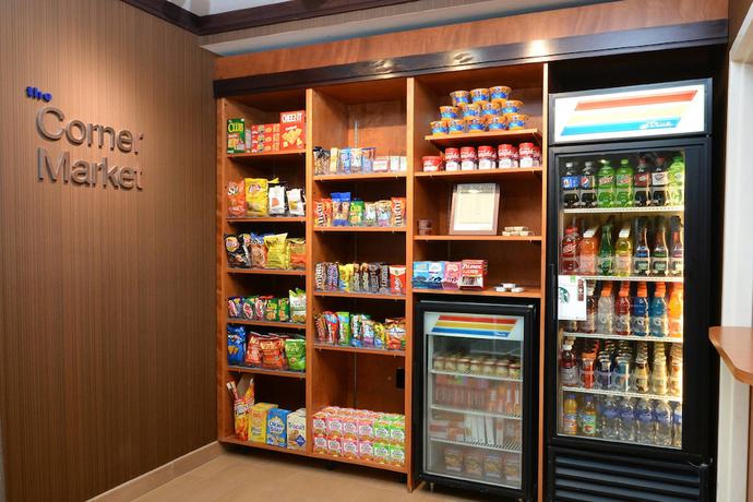 Imagen del bar/restaurante del Hotel Fairfield Inn and Suites By Marriott. Foto 6