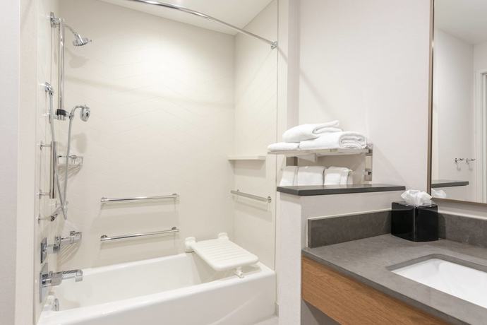 Imagen de la habitación del Hotel Fairfield Inn and Suites By Marriott Fair Oaks Farms. Foto 16