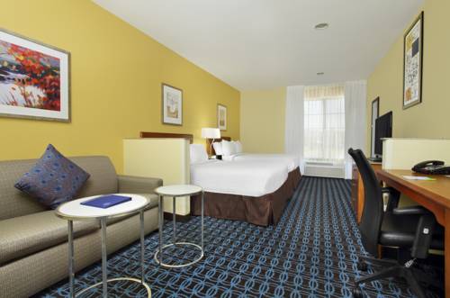 Imagen de la habitación del Hotel Fairfield Inn and Suites By Marriott Fairfield Napa Valley. Foto 8
