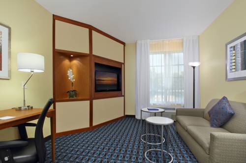 Imagen de la habitación del Hotel Fairfield Inn and Suites By Marriott Fairfield Napa Valley. Foto 9