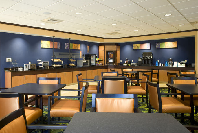 Imagen del bar/restaurante del Hotel Fairfield Inn and Suites By Marriott Gadsden. Foto 3