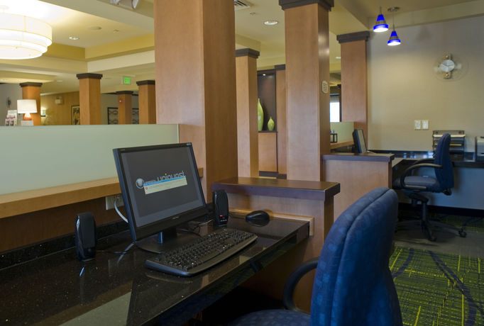 Imagen del bar/restaurante del Hotel Fairfield Inn and Suites By Marriott Gadsden. Foto 5