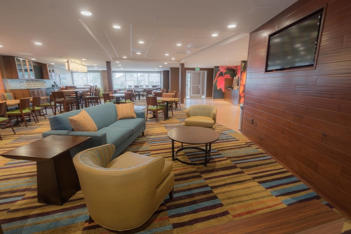 Imagen de los interiores del Hotel Fairfield Inn and Suites By Marriott Gaylord. Foto 18