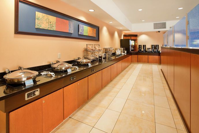 Imagen del bar/restaurante del Hotel Fairfield Inn and Suites By Marriott Grand Island. Foto 6