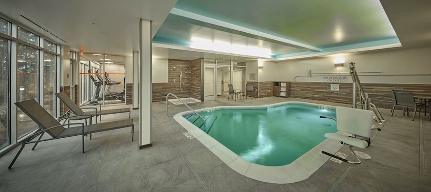 Imagen de la piscina del Hotel Fairfield Inn and Suites By Marriott Grand Mound Centralia. Foto 16