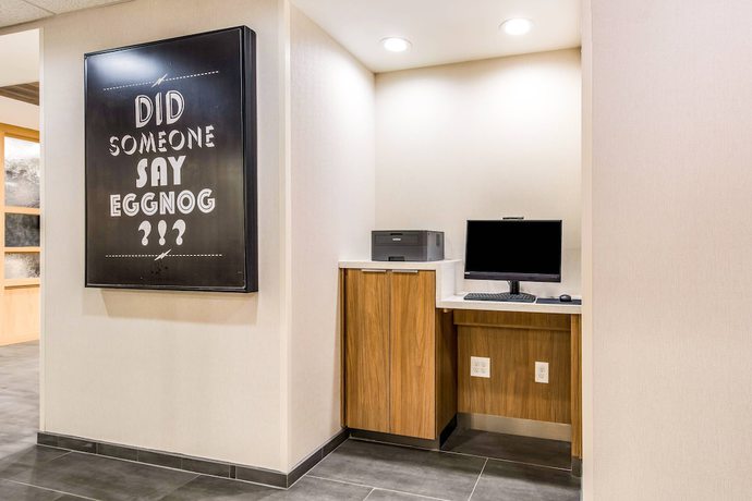 Imagen de los interiores del Hotel Fairfield Inn and Suites By Marriott Greensboro Coliseum Area. Foto 19