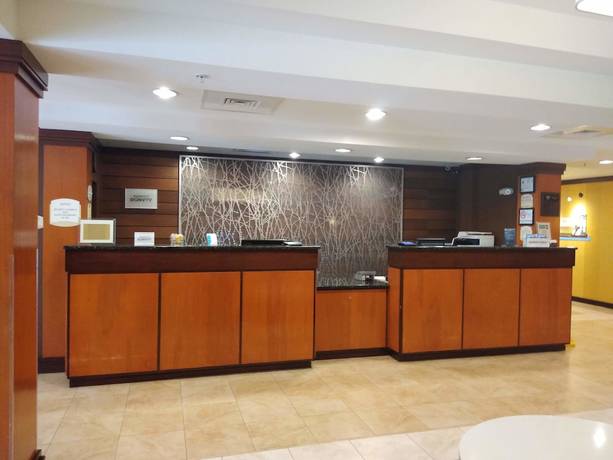 Imagen de los interiores del Hotel Fairfield Inn and Suites By Marriott Greensboro Wendover. Foto 16