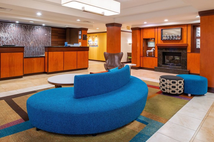 Imagen de los interiores del Hotel Fairfield Inn and Suites By Marriott Greensboro Wendover. Foto 19