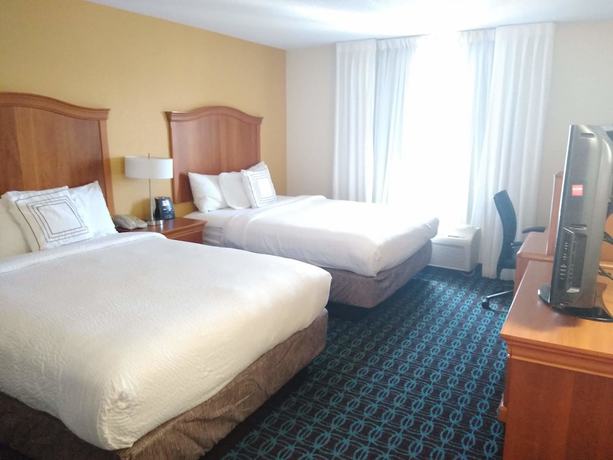 Imagen de la habitación del Hotel Fairfield Inn and Suites By Marriott Greensboro Wendover. Foto 8
