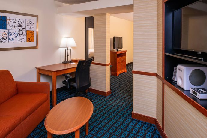 Imagen de la habitación del Hotel Fairfield Inn and Suites By Marriott Greensboro Wendover. Foto 10