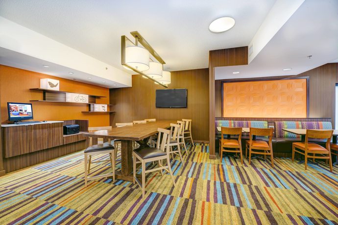 Imagen del bar/restaurante del Hotel Fairfield Inn and Suites By Marriott Greenville Simpsonville. Foto 5
