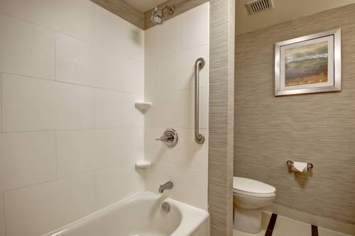 Imagen de la habitación del Hotel Fairfield Inn and Suites By Marriott Guelph. Foto 16