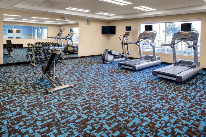 Imagen de los interiores del Hotel Fairfield Inn and Suites By Marriott Hollister. Foto 11