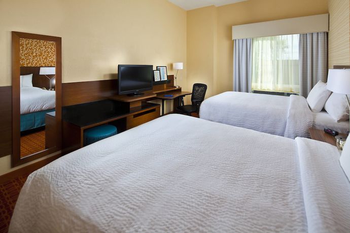Imagen de la habitación del Hotel Fairfield Inn and Suites By Marriott Houston Hobby Airport.. Foto 8