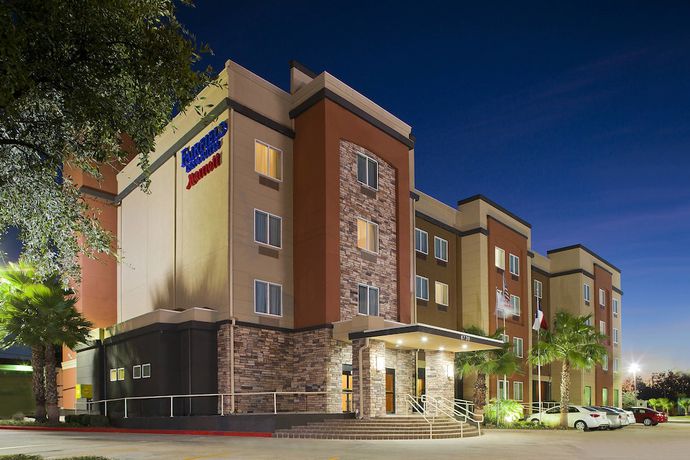 Imagen de los exteriores del Hotel Fairfield Inn and Suites By Marriott Houston Hobby Airport.. Foto 11