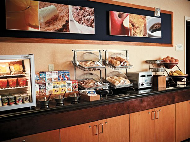 Imagen del bar/restaurante del Hotel Fairfield Inn and Suites By Marriott Indianapolis Noblesville. Foto 2