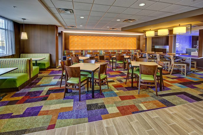 Imagen del bar/restaurante del Hotel Fairfield Inn and Suites By Marriott Jackson. Foto 2