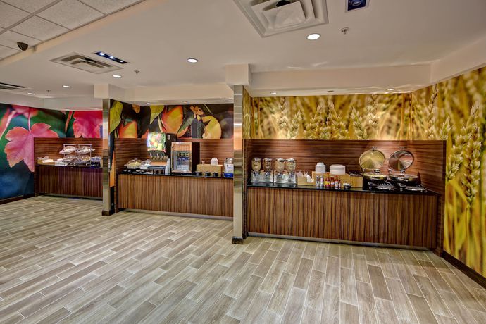 Imagen del bar/restaurante del Hotel Fairfield Inn and Suites By Marriott Jackson. Foto 3
