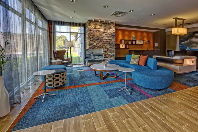 Imagen de los interiores del Hotel Fairfield Inn and Suites By Marriott Jackson. Foto 14
