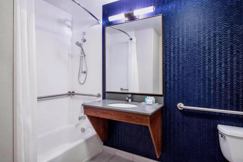 Imagen general del Hotel Fairfield Inn and Suites By Marriott Kelowna. Foto 3
