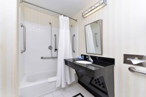 Imagen de la habitación del Hotel Fairfield Inn and Suites By Marriott Kingsland. Foto 4